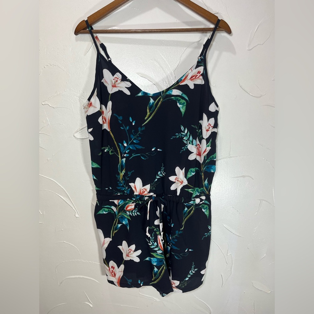 NWT C&E Los Angeles Tiger Lily Romper SZ M
